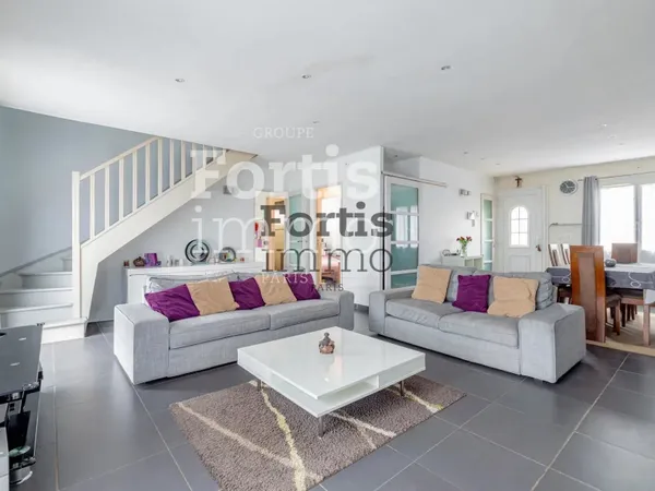 BOISSY ST LEGER 94 - MAISON 126 M² AVEC TERRASSES ET JARDIN