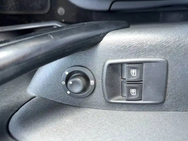 Renault Kangoo blue dci 95 — photo 3