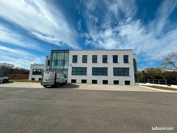 Bureaux 290 m²