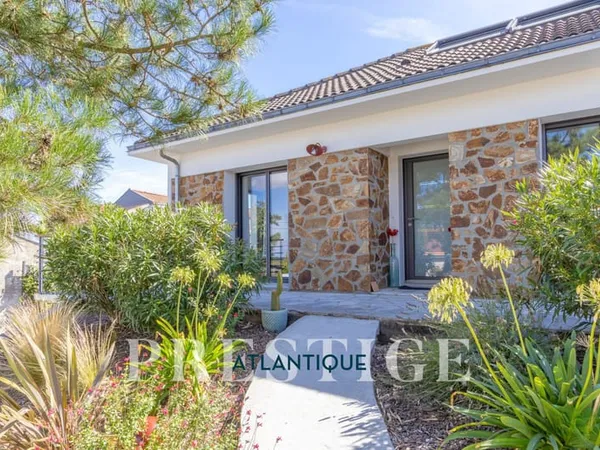 GOURMALON - MAISON RÉNOVÉE 176M2 - TERRAIN 850M2