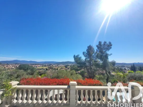 Maison 7 pièces 237 m²