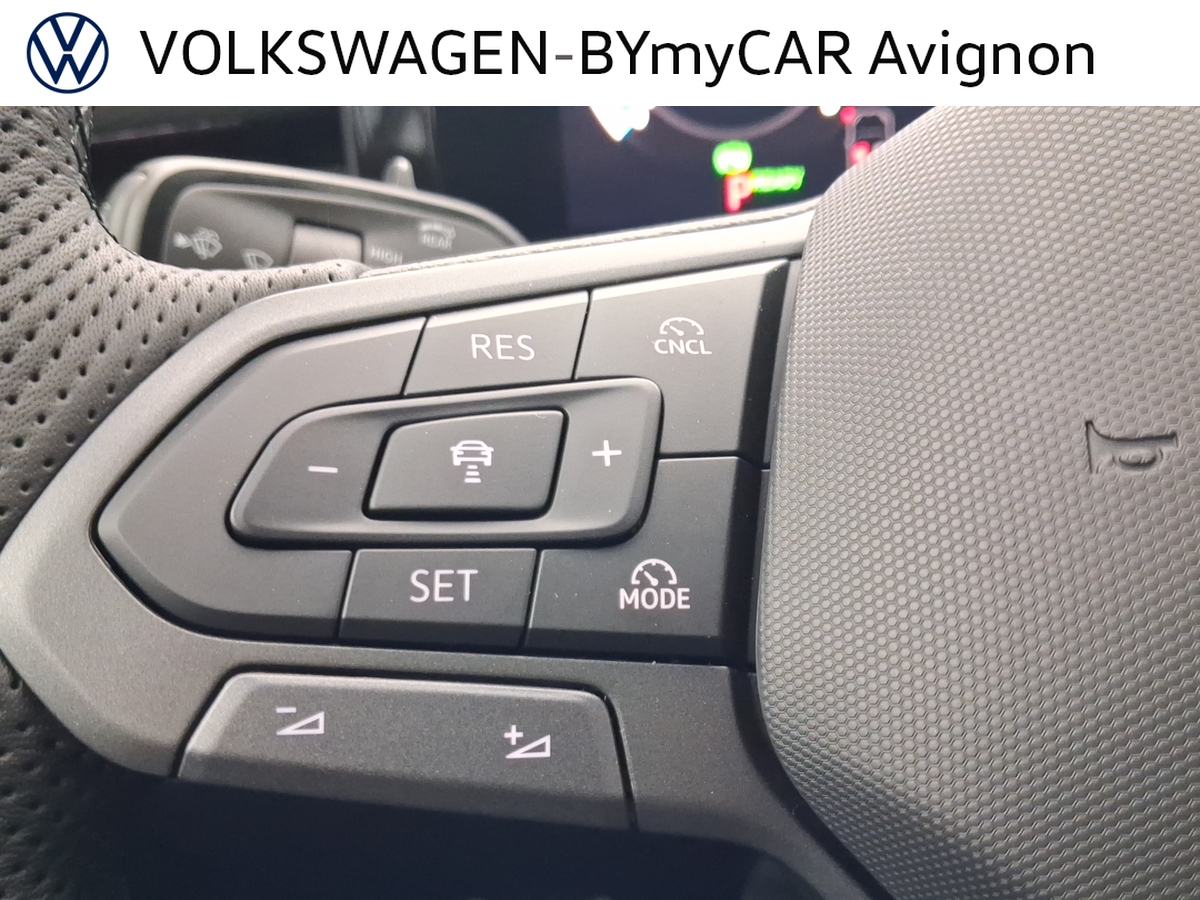 Volkswagen T-Roc 1.5 eTSI EVO2 Hybrid 150 ch DSG7 — photo 33