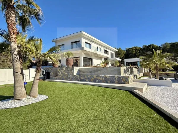 Villa 8 pièces 400 m²
