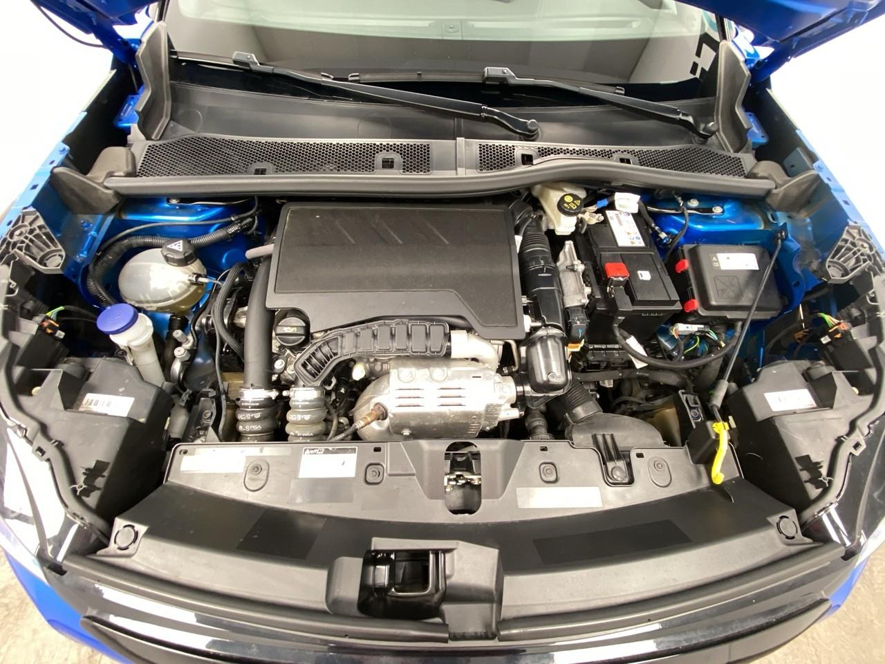 Peugeot 2008 puretech 130 s&s eat8 gt — photo 14
