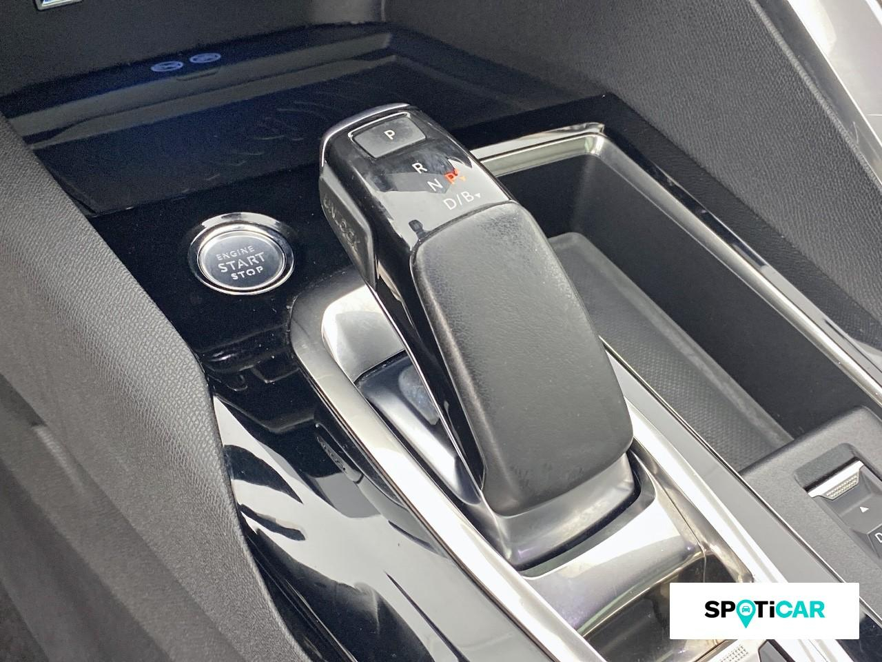 Peugeot 3008 hybrid4 300ch gt e-eat8 — photo 14
