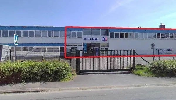 Local commercial 1900 m²