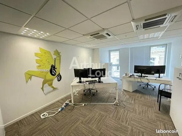 BUREAUX 209 m² POITIERS