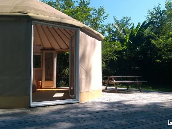 Yourte 31m2 lumineuse, structure en dodécagone