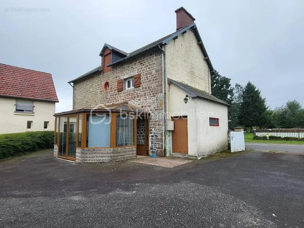 A saisir maison de campagne proche de Mortain