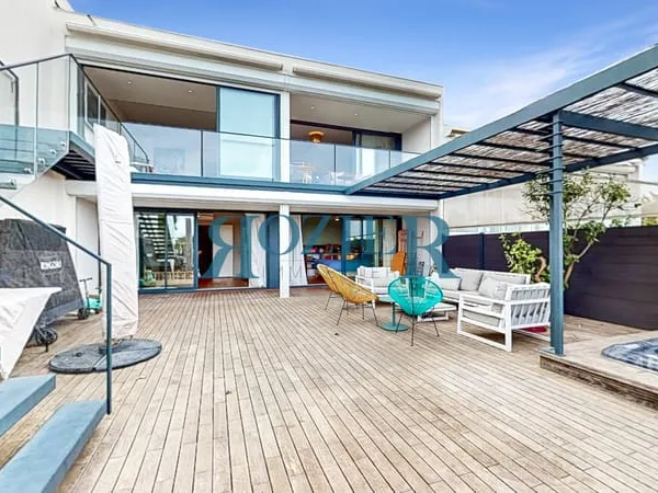 A VENDRE VALLAURIS PUISSANTON VILLA CALIFORNIENNE VUE MER