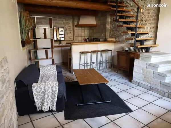 Particulier loue maison de village à Langlade en janvier 2027