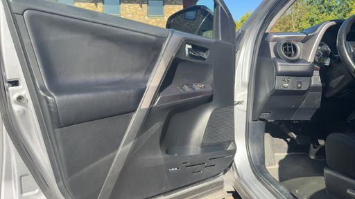 Toyota RAV4 2.5 VVTi 197 Hybrid 2WD E-CVT - Dynamic – 2018 – 136004 km – Hybride essence – Boîte Automatique — photo 10
