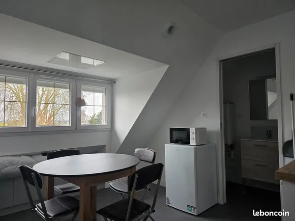 Studio 1 pièce 12 m²