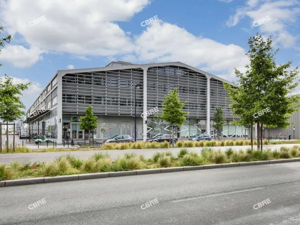 Bureaux 381 m²