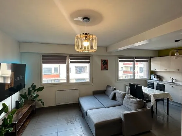 T3 - 75m²- Thonon centre T3 74 m² avec balcon, parking et cave - Thonon centre T3 74 m² avec balcon,