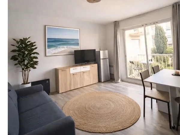 Appartement 100 mètres plage 50 mètres supermarché
