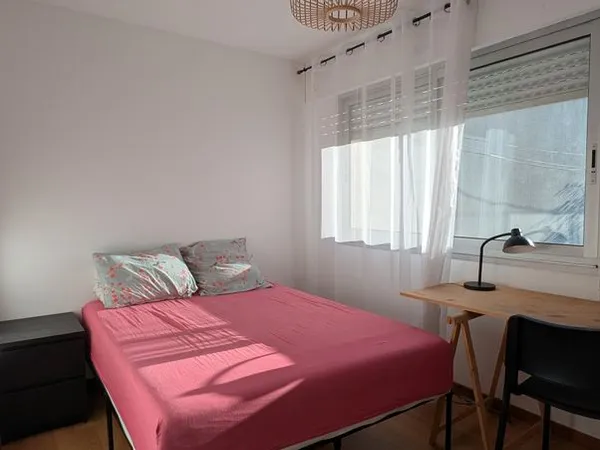 Chambre meublée à louer dans colocation - maison en duplex tout confort