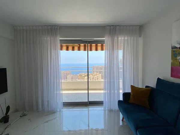 3 pièces dernier étage, vue mer, parking, aux portes de Monaco