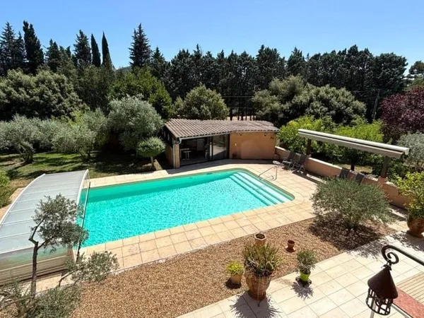 Maison 8 pièces 290 m²