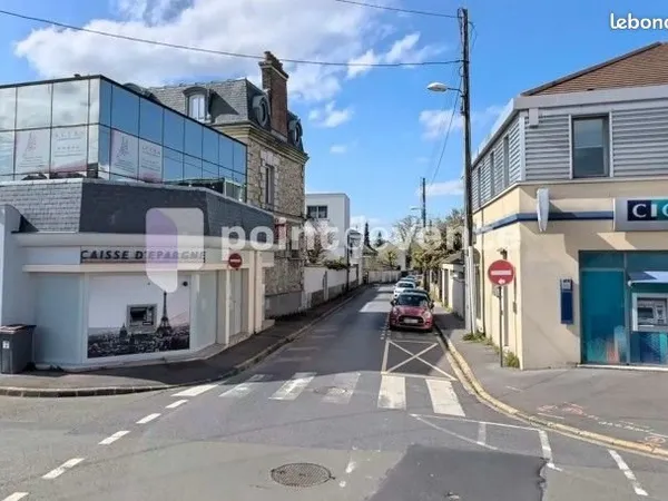 Local commercial 110 m²
