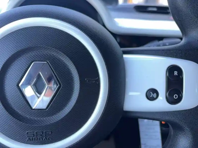 Renault Twingo iii e-tech — photo 45