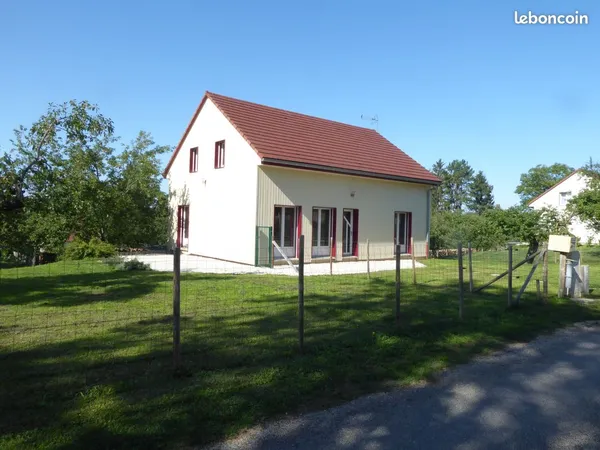 Maison ossature bois de 2013, 4 chambres, terrain clos à Brans (39)