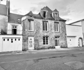 Vends belle demeure du XVIIIe au coeur du Croisic à 100m du port