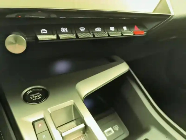 Peugeot 308 phev 180 e-eat8 allure pack — photo 13