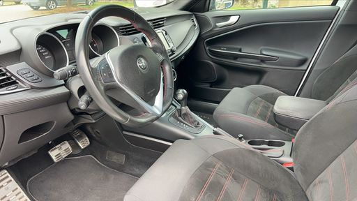 Alfa Romeo Giulietta 1.4 MultAir 170 BVA - Super Pack Veloce – 2018 – 81955 km – Essence – Boîte Automatique — photo 15