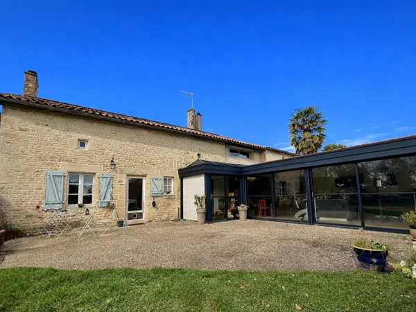 Maison 7 pièces 234 m²