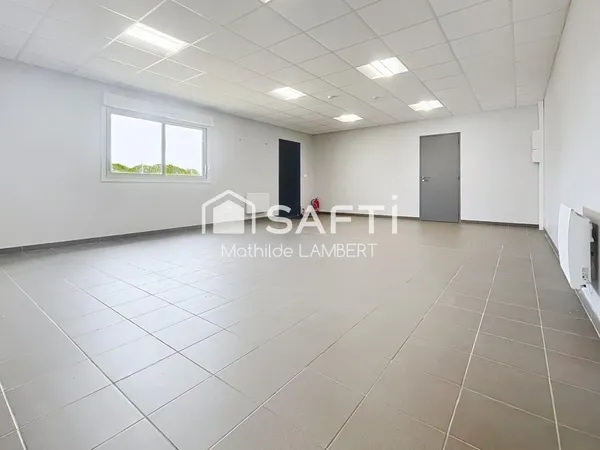 À louer - Bureau de 50 m² avec box de stockage de 80 m² à Pontchâteau