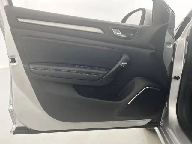 Renault Megane mégane iv berline tce 140 energy — photo 20