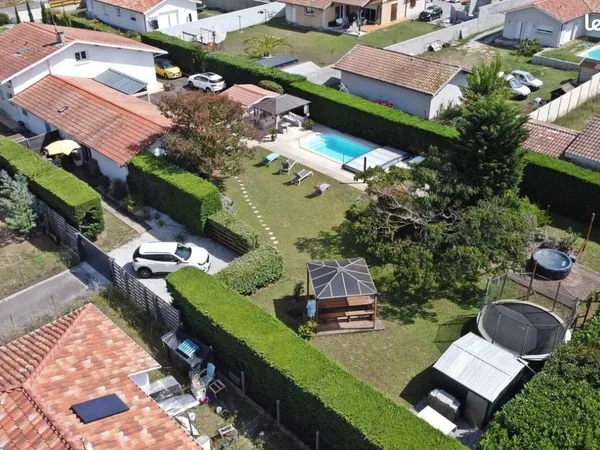 Maison 10 pièces 220 m²