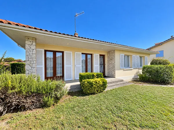 Maison à vendre - Saint Pierre Du Mont - 3 chambres - garage - carport