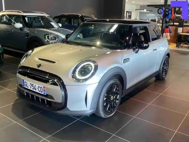 Mini Mini hatch 3 portes cooper se 184 ch — photo 1