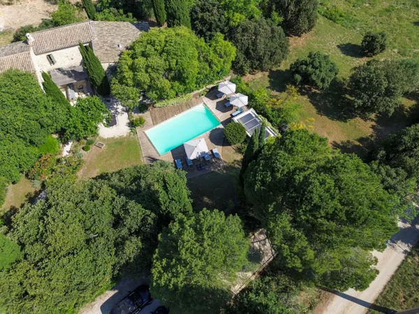 Mas provençal avec piscine