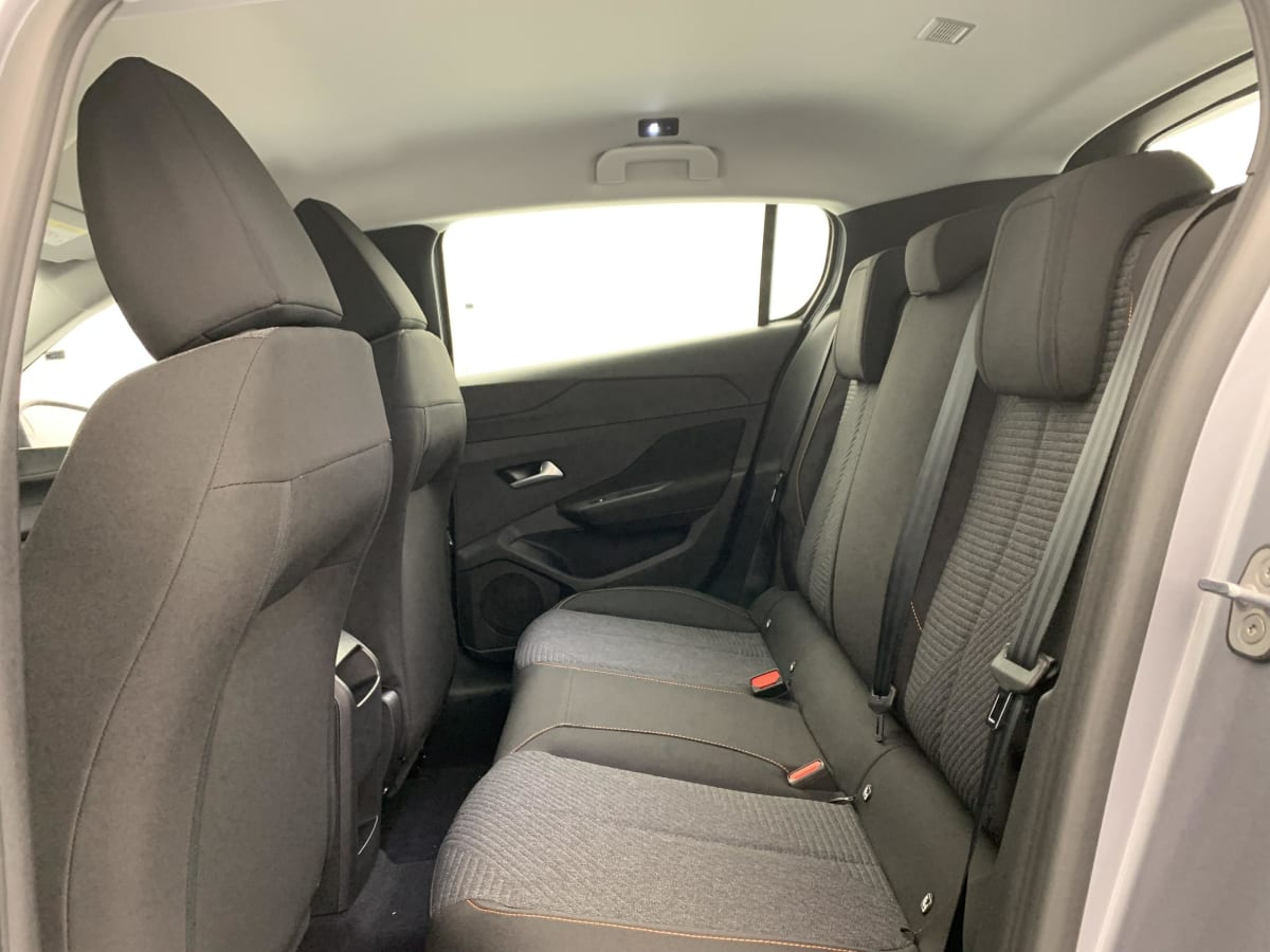 Peugeot 308 — photo 18