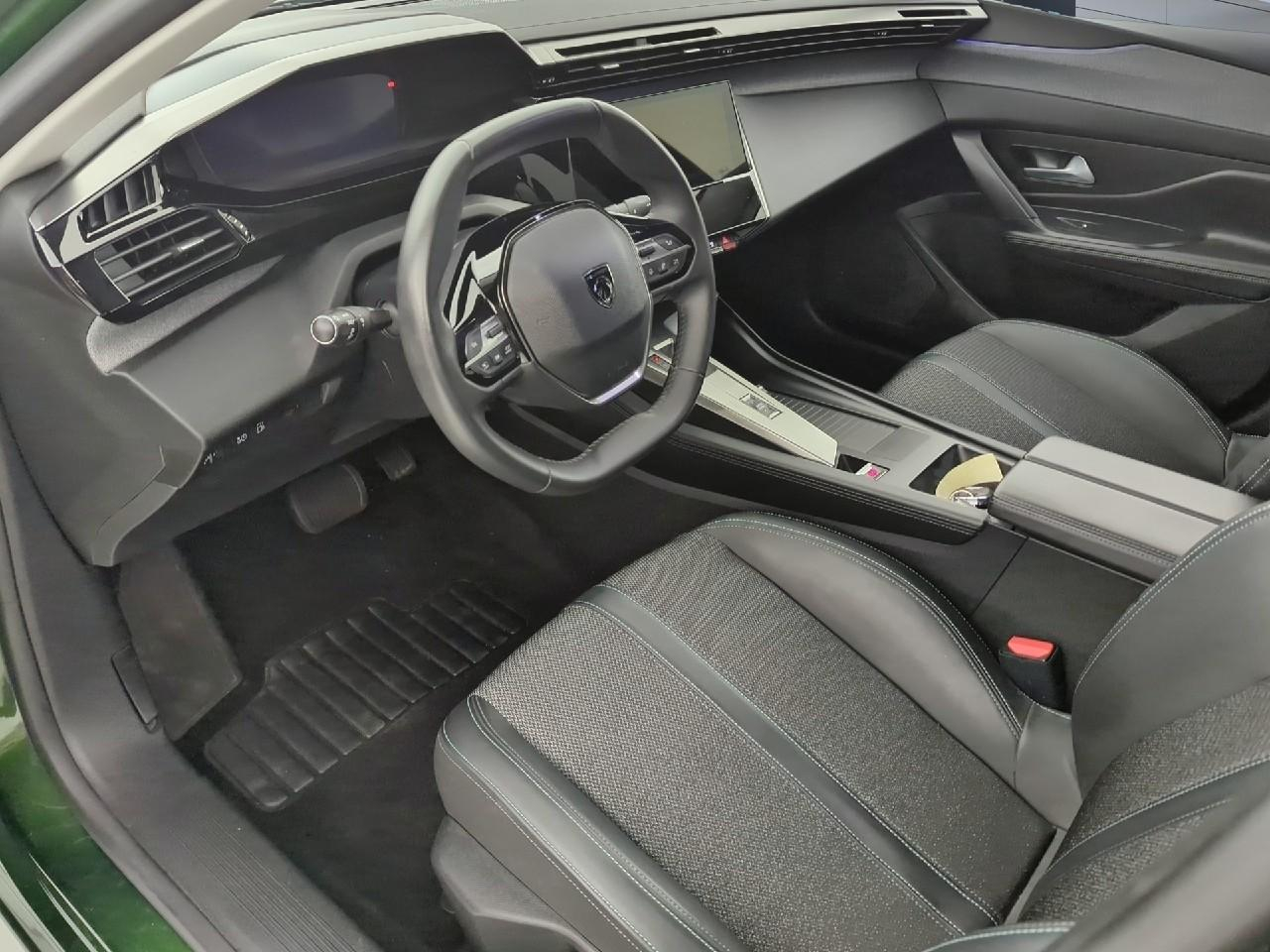 Peugeot 308 phev 180 e-eat8 allure pack — photo 14