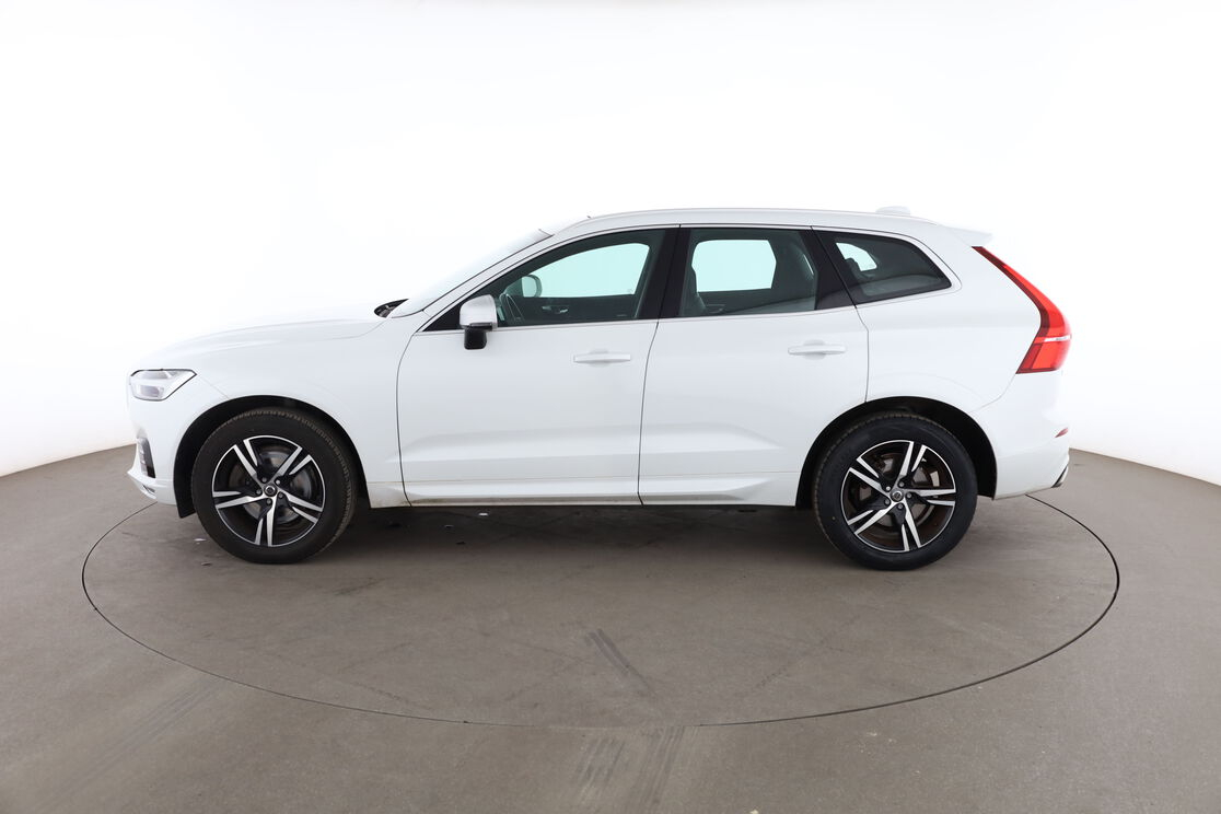 Volvo XC60 2.0 D5 AdBlue AWD R-Design Geartronic 8 — photo 2