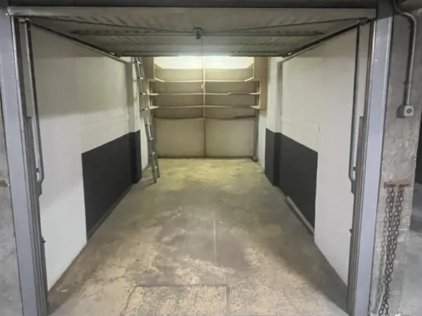 Vends parking - 12m²