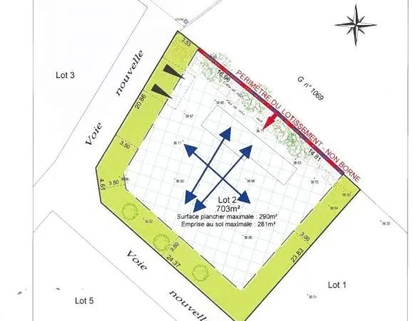 Terrain 703 m²