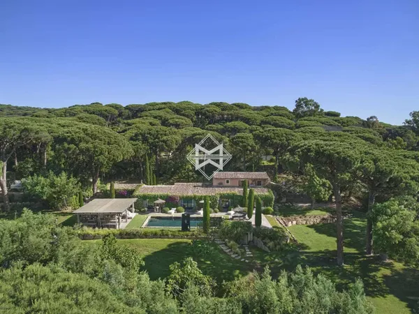 Villa 350 m²