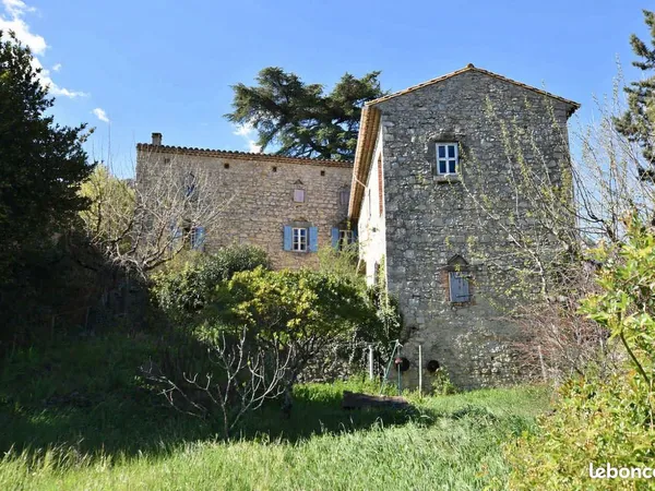 Mas 6 pièces 208 m²