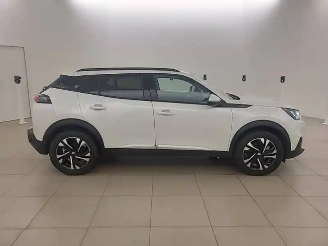 Peugeot 2008 electrique 136 ch — photo 33