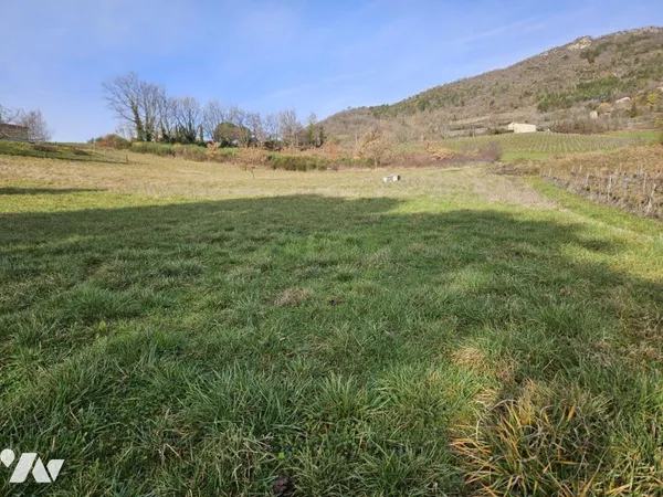 Terrain 1760 m²