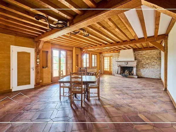 Maison 9 pièces 267 m²