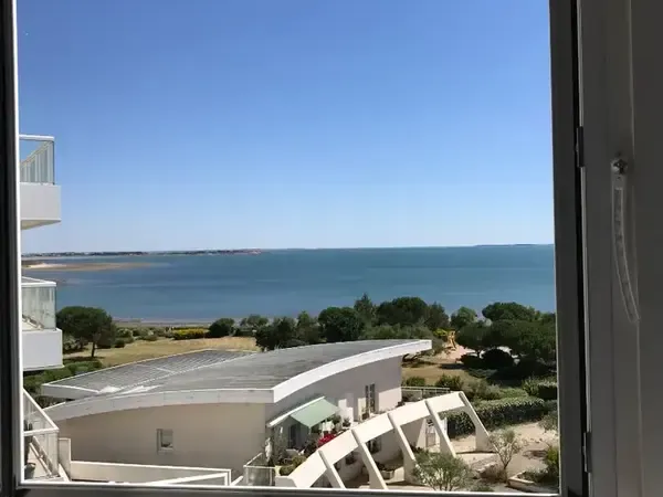 La rochelle face a la mer studio meuble de 18.61m² ;