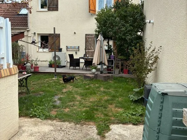 Maison lumineuse proche de tout; écoles commerces...