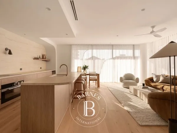 4 pièces en plein 17ème avec loggia