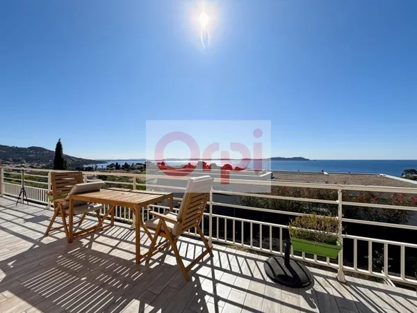 Maison composé en deux appartement a 500m des plages